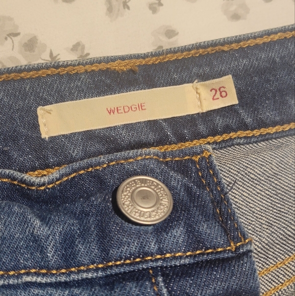 Levi's Wedgie - Picture 3 of 6